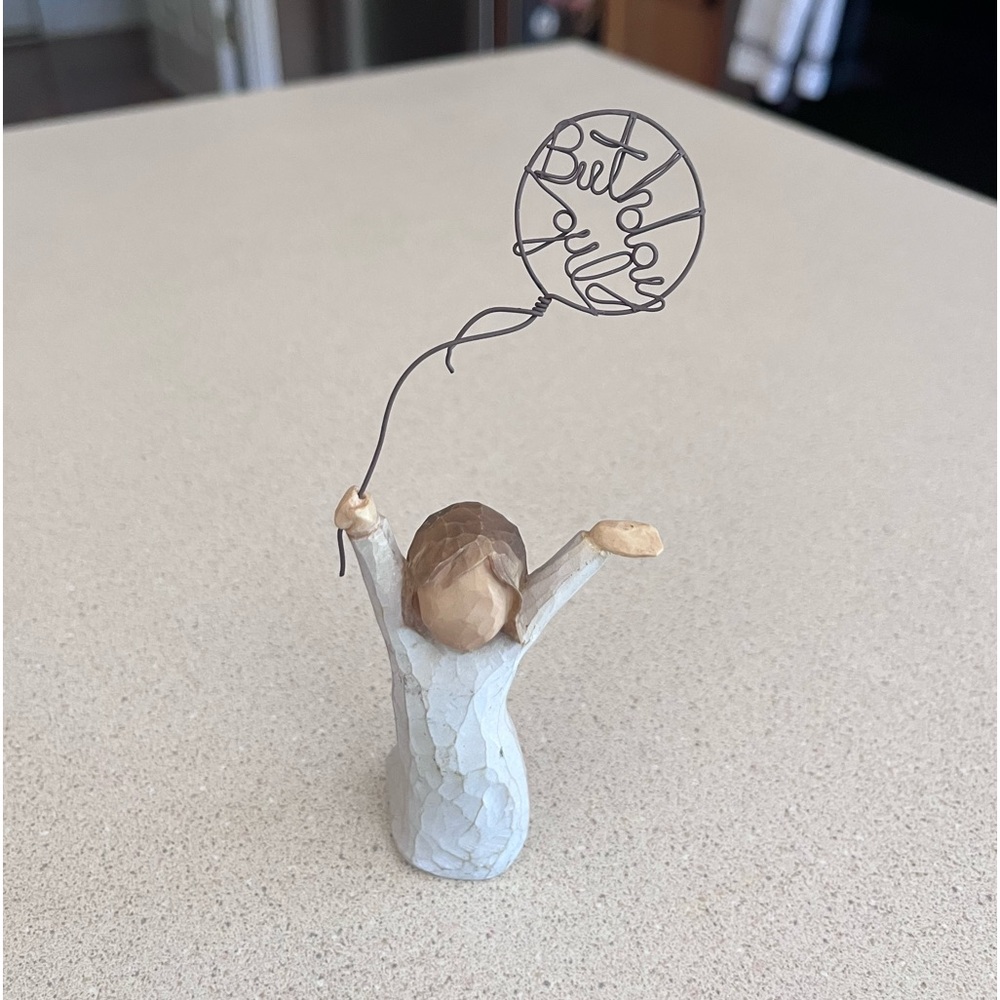 🌼Willow Tree Figurine Birthday Girl🌼